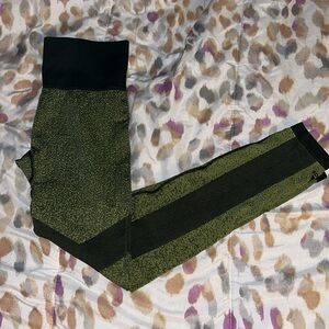 Adidas leggings 💚